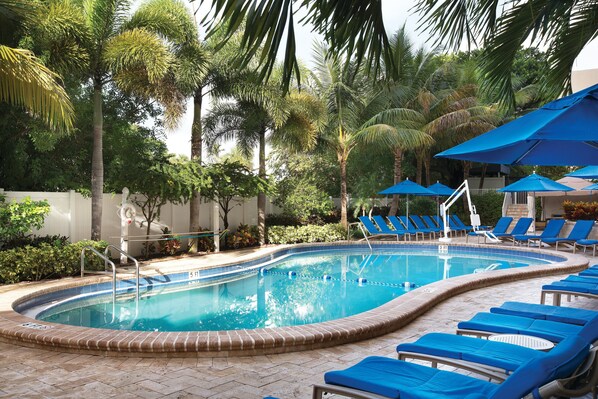 Outdoor pool, pool loungers