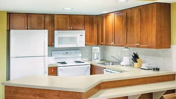 1 bedroom, in-room safe, iron/ironing board, free WiFi