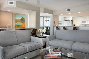 Apartamento estándar, 3 habitaciones, vistas al mar | Ropa de cama de alta calidad, caja fuerte, tabla de planchar con plancha