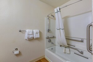 Bathroom - HomeTowne Studios by Red Roof Atlanta - Chamblee (Chamblee)