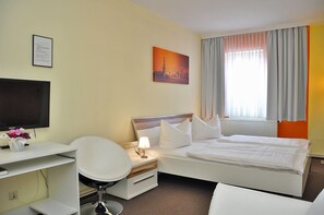 Desk, free WiFi, bed sheets - Hotel an der Kapelle (Meiningen)
