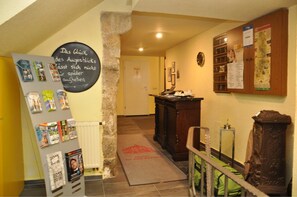 Reception - Hotel an der Kapelle (Meiningen)