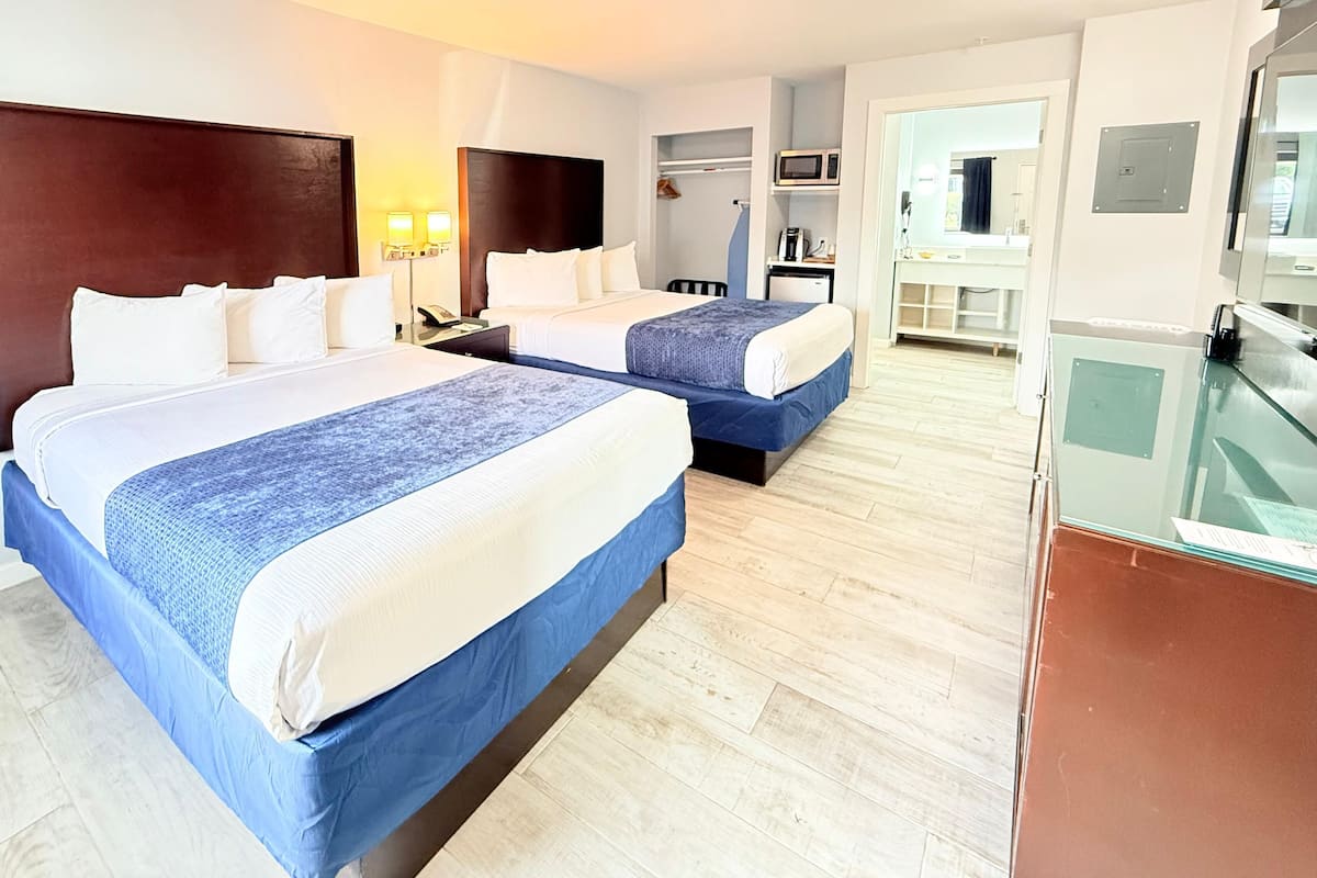 Cortinas opacas, tabla de planchar con plancha, wifi gratis