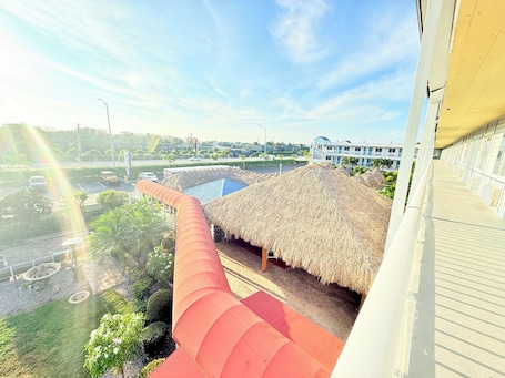 Street view. Lantern Inn & Suites