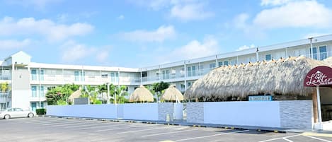 施設の正面