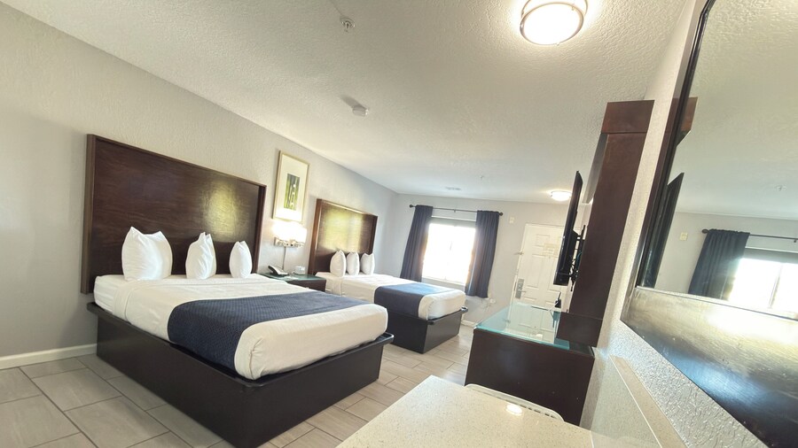 Lantern Inn & Suites