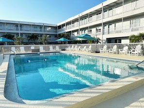 Kolam renang outdoor