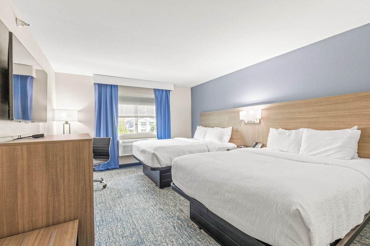 1 bedroom, in-room safe, laptop workspace, blackout curtains