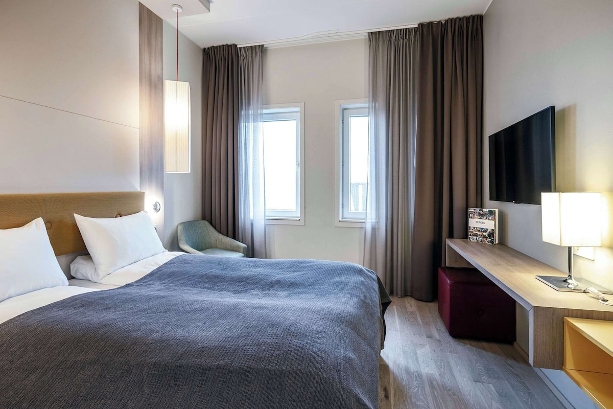 Standard Room, 1 Double Bed, Non Smoking | Blackout curtains, iron/ironing board, bed sheets
