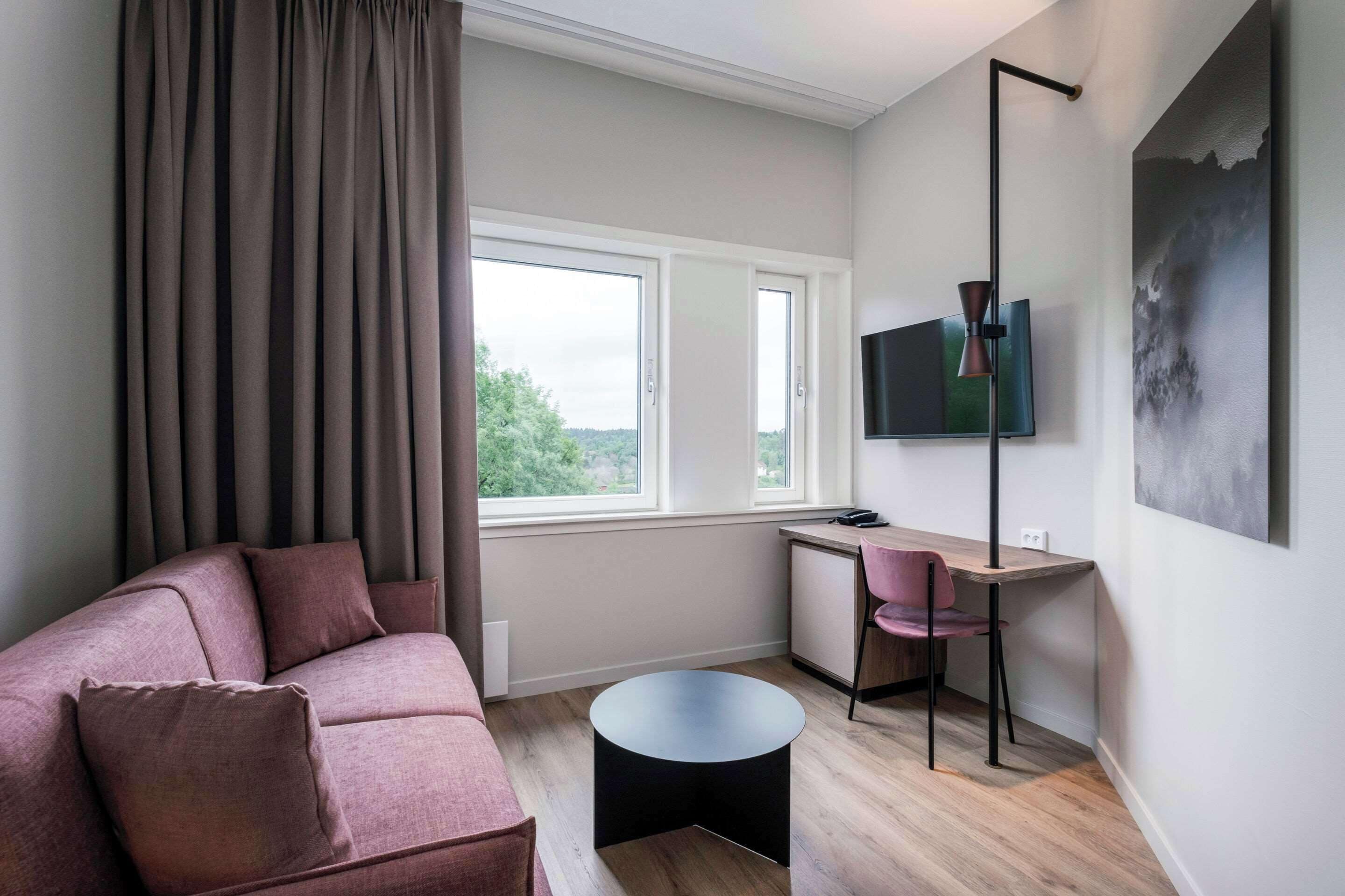 superior internal room, 2 twin beds, non smoking | blackout curtains, iron/ironing board, bed sheets