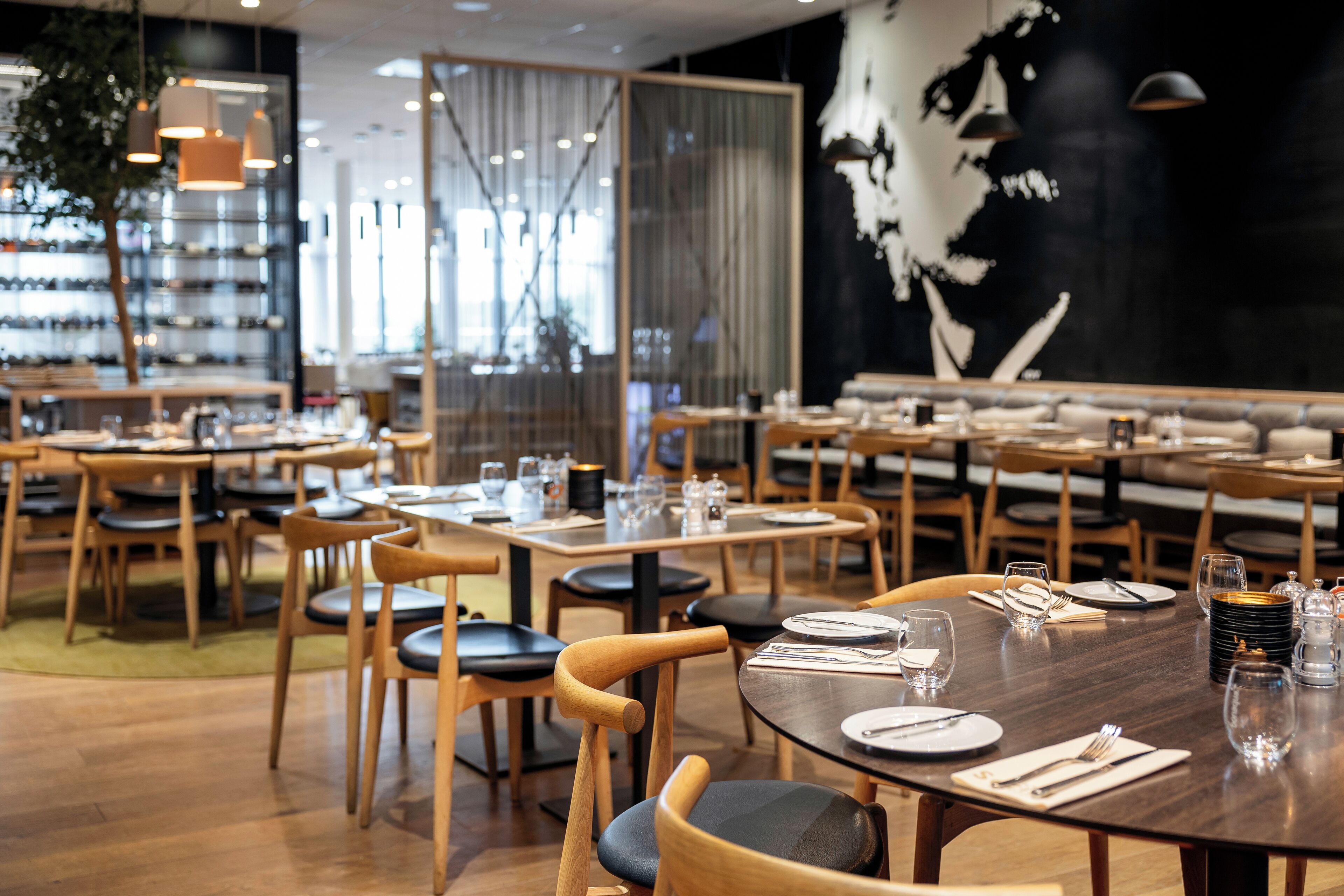 breakfast and dinner served, international cuisine