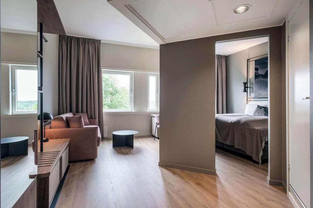 superior room, non smoking | blackout curtains, iron/ironing board, bed sheets