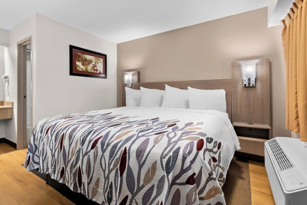 Deluxe Room, 1 King Bed (Smoke Free)