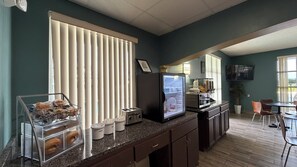 Free daily continental breakfast