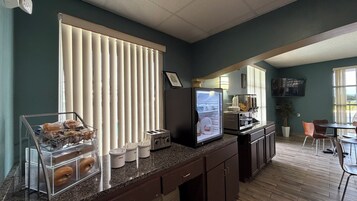 Free daily continental breakfast