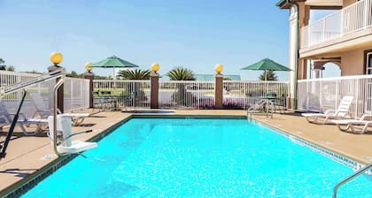 Super 8 by Wyndham Marianna