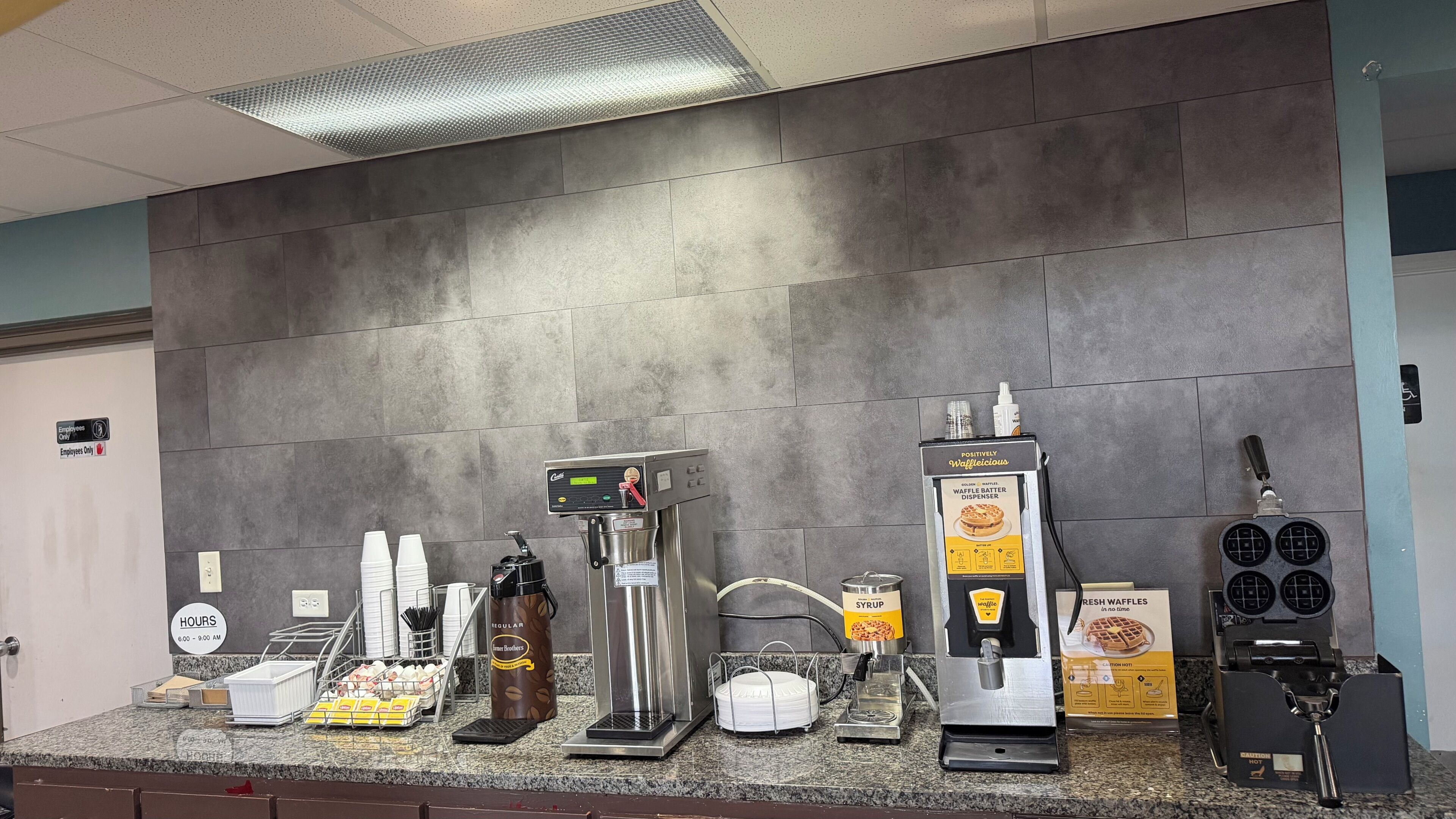 Café da manhã continental grátis todos os dias