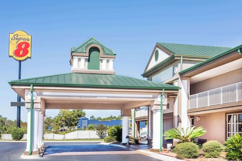 Super 8 by Wyndham Marianna I-10