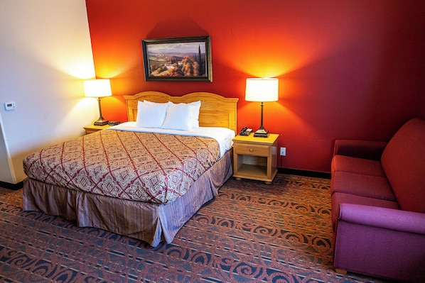 Premium Suite, 1 King Bed with Sofa bed, Hot Tub | Desk, free WiFi, bed sheets