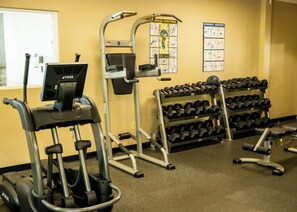 Gym - Savanna Inn & Suites (Savanna)