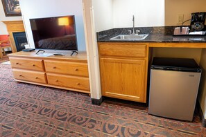 Suite Premium, 1 très grand lit et 1 canapé-lit, bain à remous