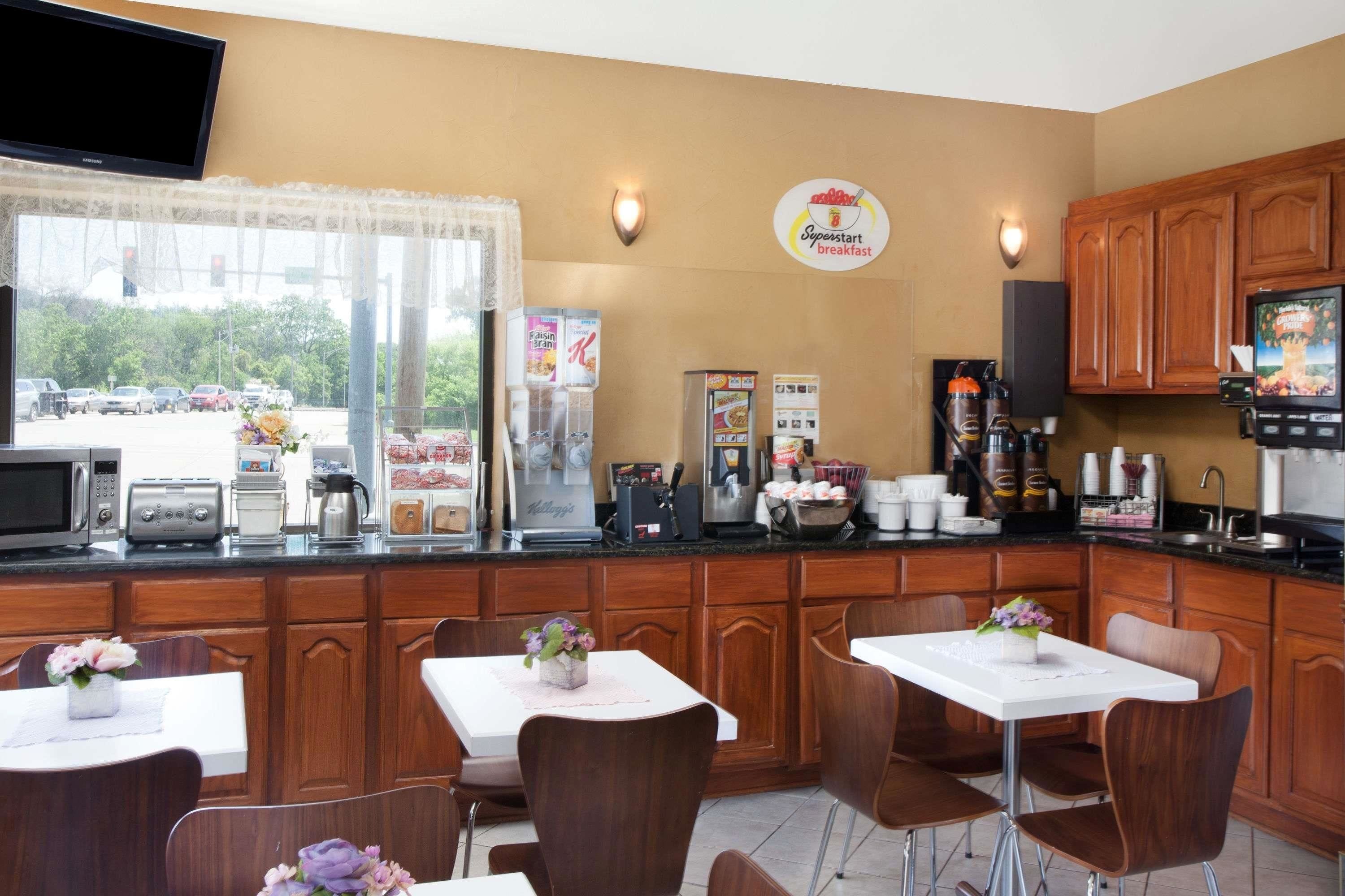 매일 테이크아웃 무료 아침 식사 포함