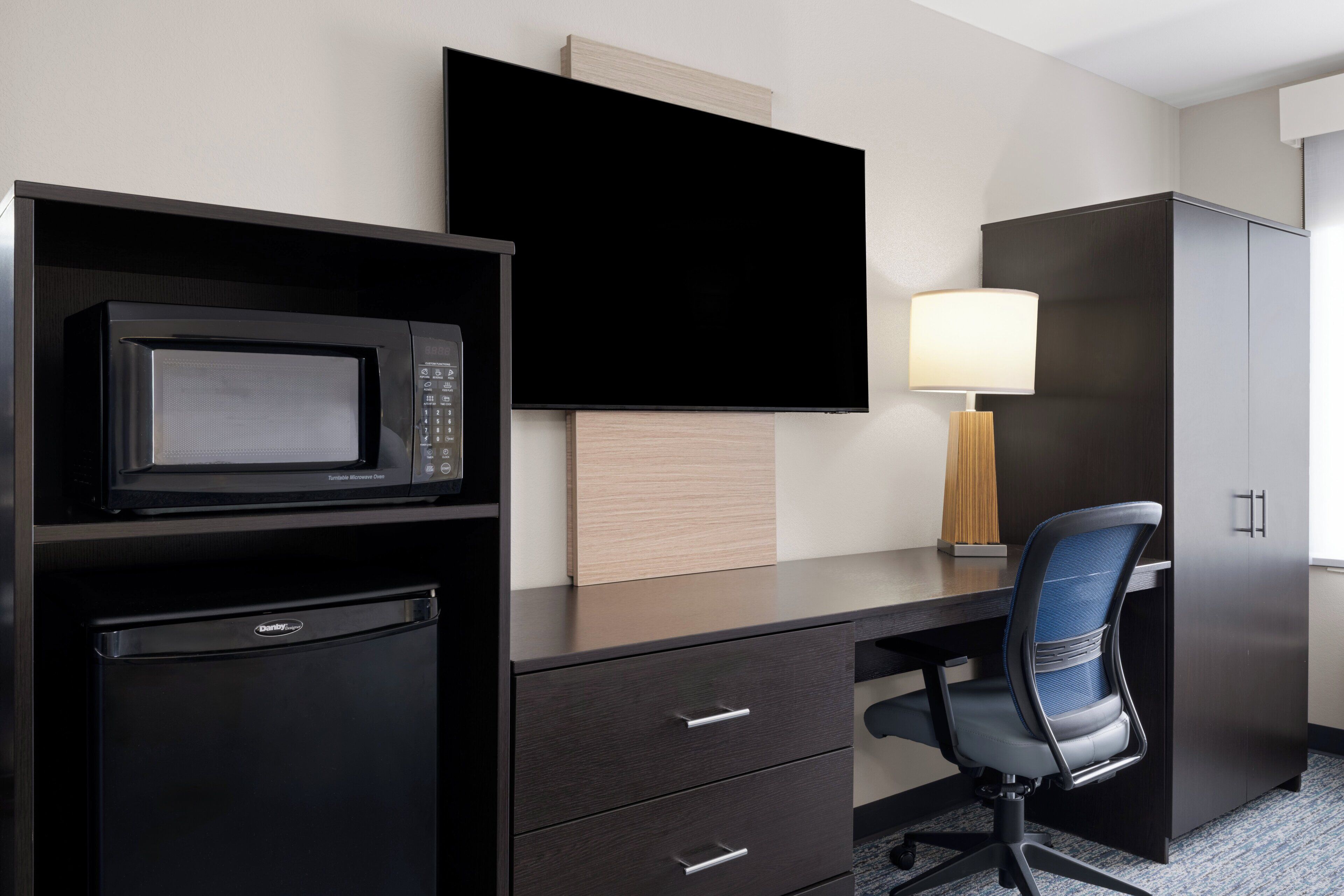 1 bedroom, premium bedding, in-room safe, desk