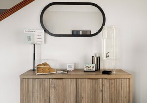 Exterior - Garner Hotel Topeka West, by IHG (Topeka)