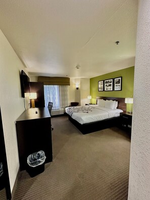 Chambre Standard, 1 très grand lit, non-fumeur | Coffre-fort, bureau, espace de travail pour ordinateurs portables