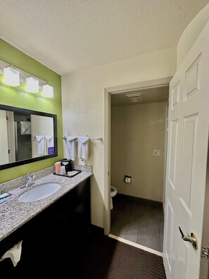 Standard Double Room, 2 Double Beds, Non Smoking | Bathroom