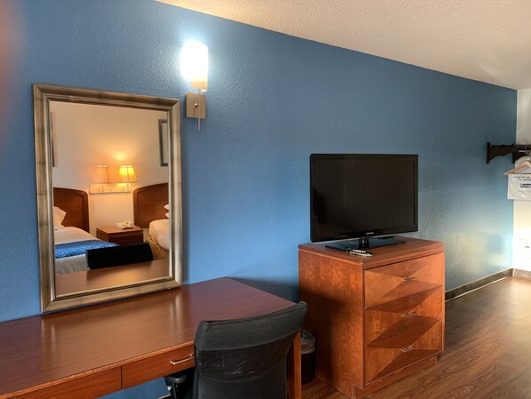 Premium bedding, in-room safe, desk, blackout curtains