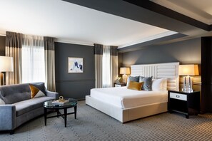 Deluxe Room, 1 King Bed, Corner | Premium bedding, down comforters, pillowtop beds, minibar
