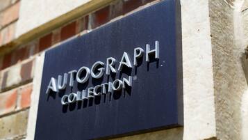 A sign for an autograph collection.