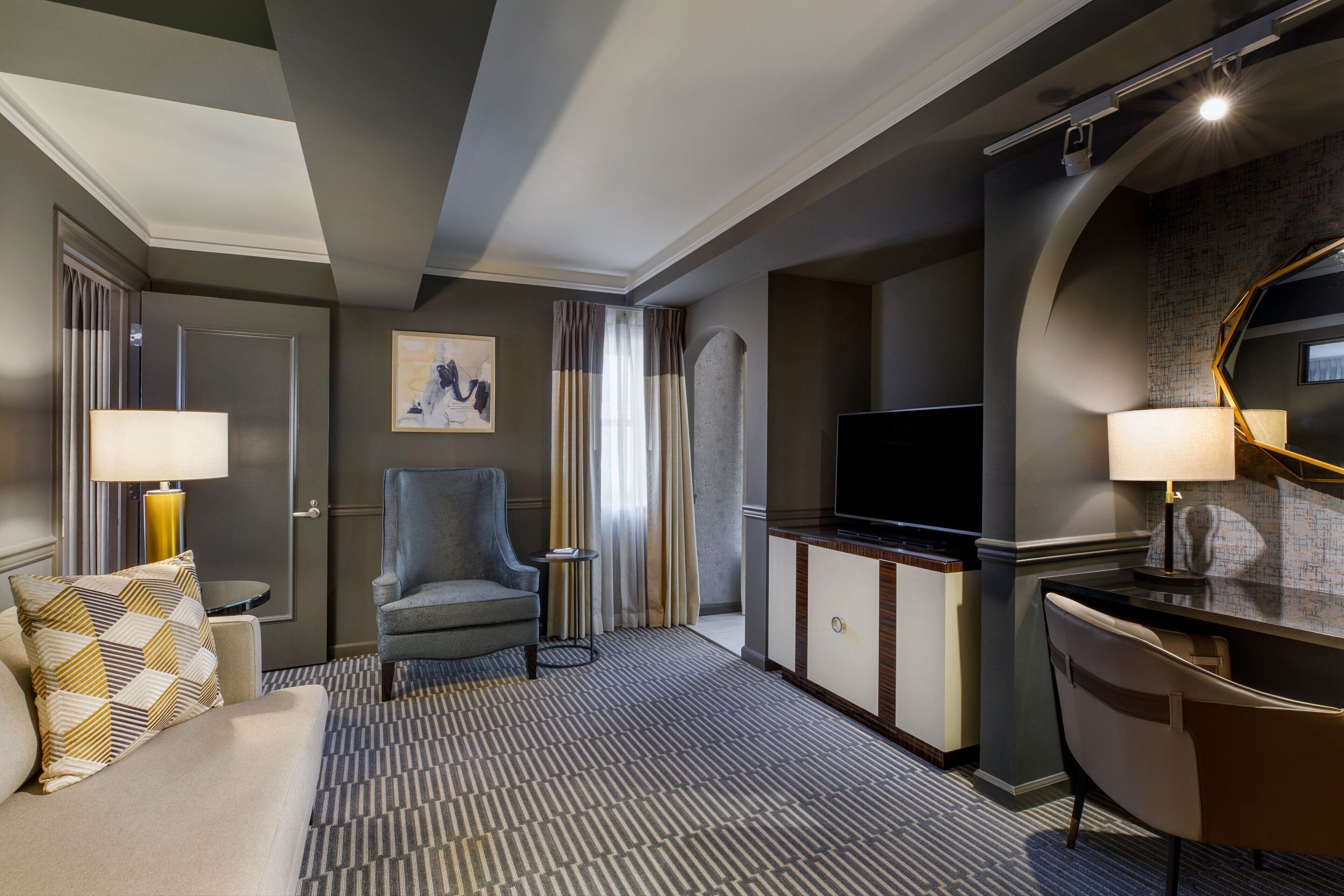 suite, 1 king bed | living room | 42-inch flat-screen tv with cable channels, tv, ipod dock
