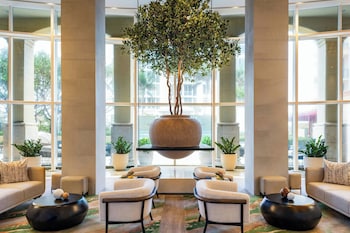 Hotel entrance and lobby at Palm Beach Marriott Singer Island Beach Resort & Spa