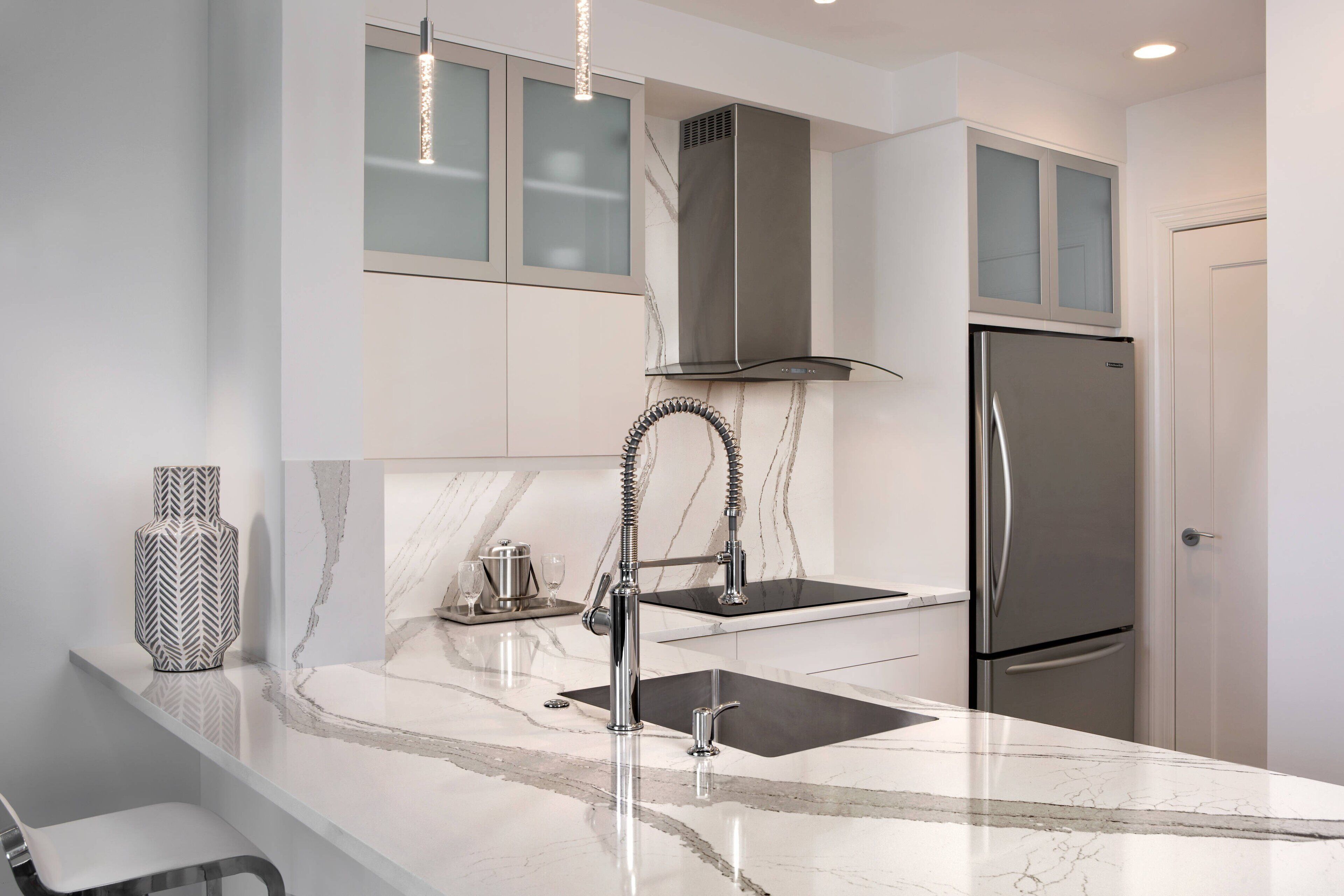 fridge, microwave, stovetop, dishwasher