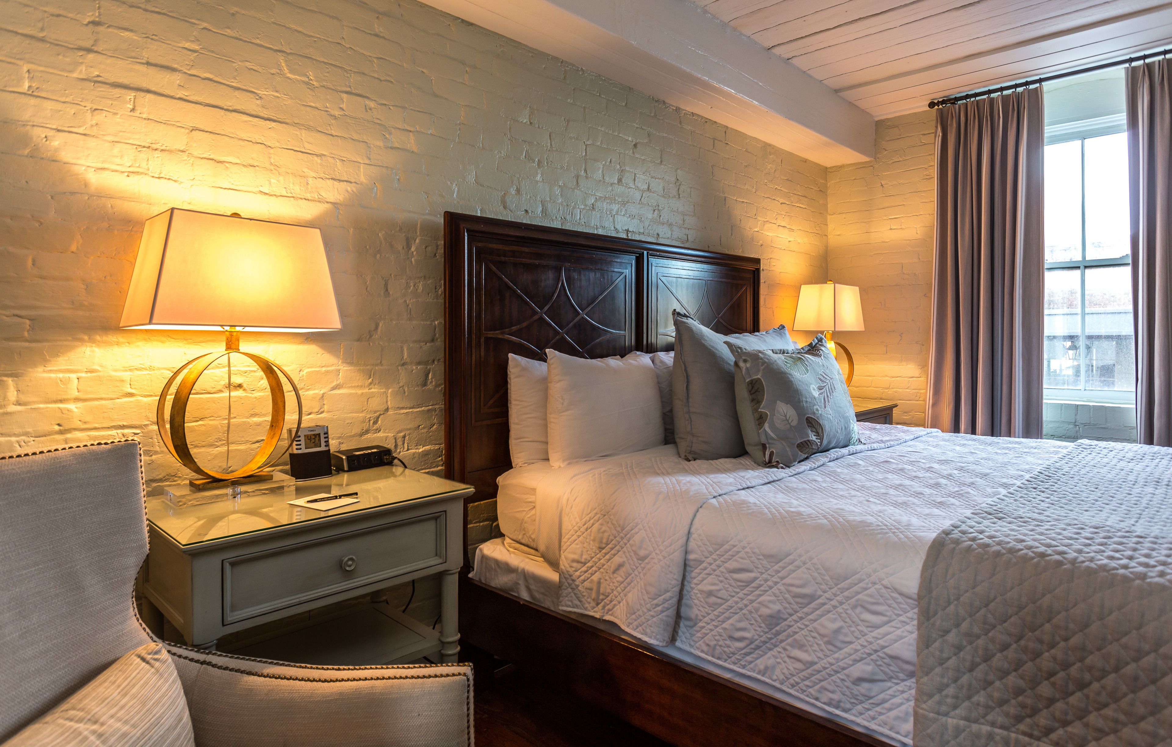 suite, 1 queen bed (street view) | egyptian cotton sheets, premium bedding, pillow-top beds, in-room safe