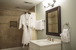 Combined shower/tub, free toiletries, hair dryer, bathrobes