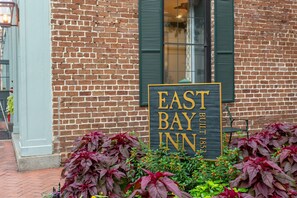 Front of property - East Bay Inn, Historic Inns of Savannah Collection (Savannah)