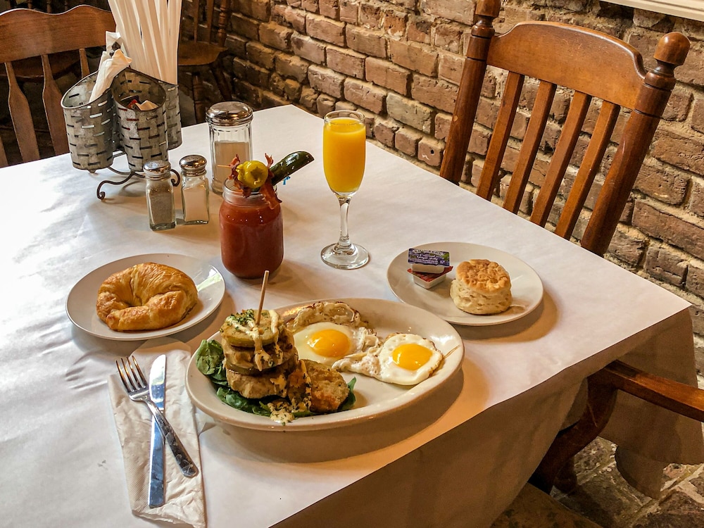 East Bay Inn - Historic Inns of Savannah by null