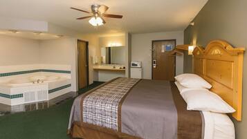 Suite, 1 King Bed, Non Smoking (Efficiency) | Free cribs/infant beds, rollaway beds, free WiFi, bed sheets
