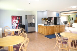 Free daily continental breakfast