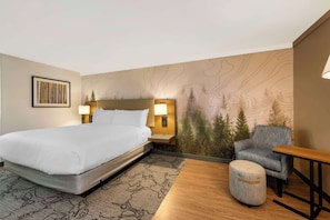 Standard Room, 1 Queen Bed, Accessible, Refrigerator & Microwave | Desk, blackout curtains, soundproofing, iron/ironing board