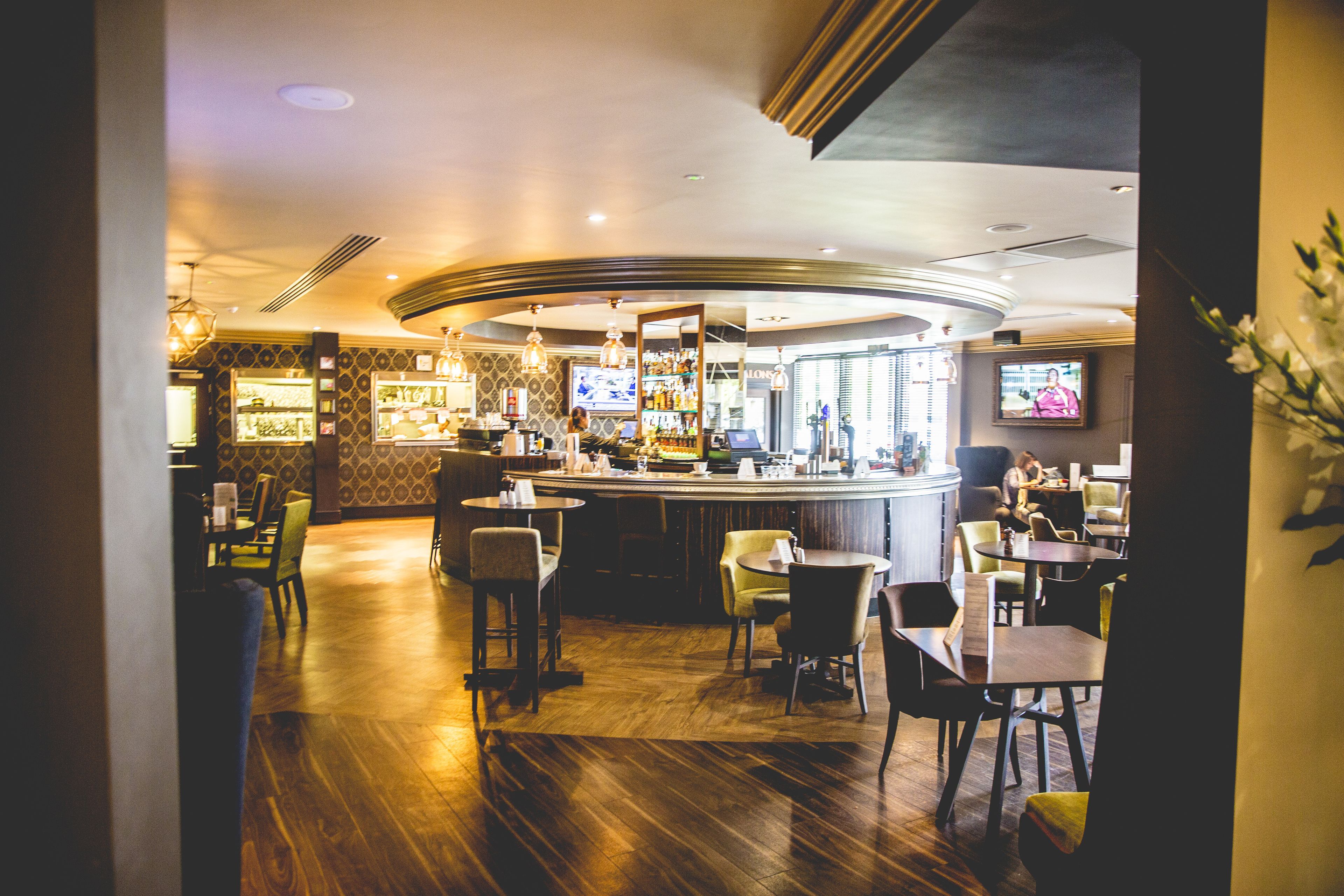 Daily full breakfast (GBP 19.95 per person)