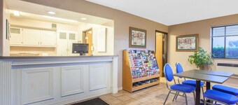Super 8 by Wyndham Saanichton Victoria Airport