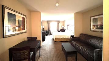 Pillowtop-Betten, Schreibtisch, laptopgeeigneter Arbeitsplatz