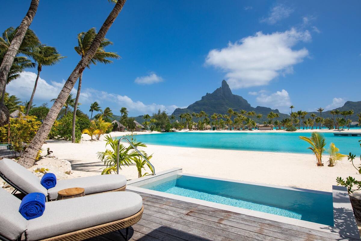 Bungalow, 1 King Bed, Lagoon View (Land Villa) | 部屋からの景観