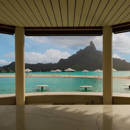 Outdoor pool, cabanas (surcharge), pool umbrellas