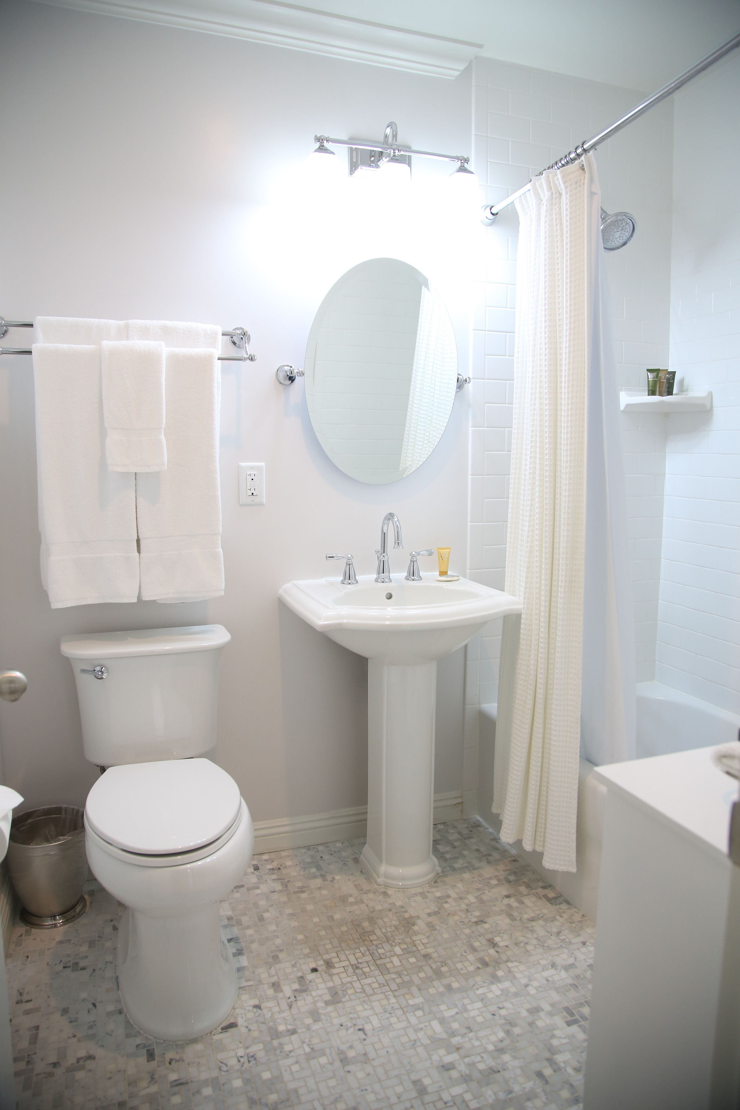 la casita cottage | bathroom | designer toiletries, hair dryer, bathrobes, towels