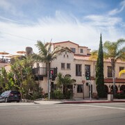 Hotels near Sawdust Art Festival Grounds, Laguna Beach: Find $145 Hotel  Deals | Travelocity